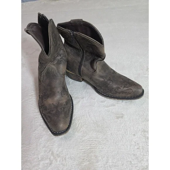 Roper Boots Women’s 6.5 Short Stuff Western Embroidery Snip Toe Brown Zip Ankle - Picture 1 of 8